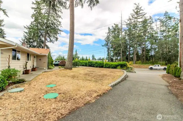 The drive is very long! After careful calculation- it’s possible to fit 30+ cars on the property without needing to drive on the grass-