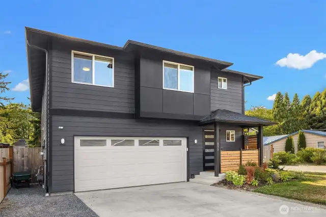 Welcome to this ideally located 2021-built home on a bright corner lot near the Centennial Trail, Morgantown Park with River access, Snohomish Aquatic Center Library & quick access to downtown Snohomish.