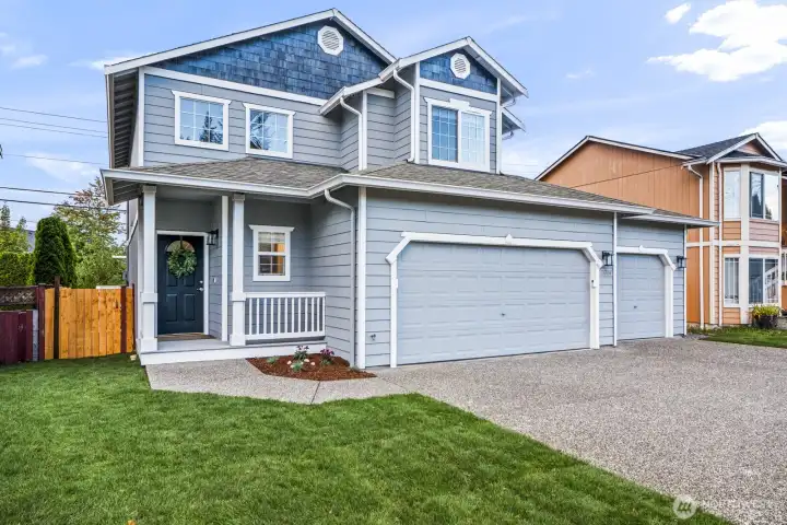 On a cul-de-sac with a 3 car garage