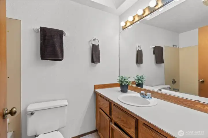 Main floor full bath