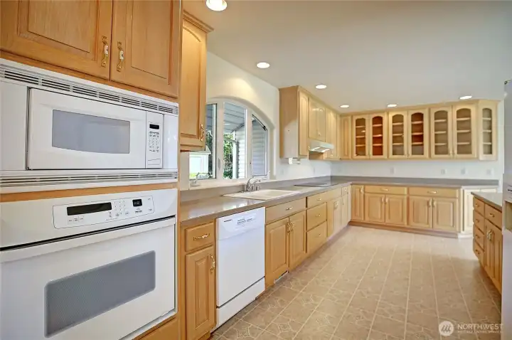 Plenty of space to entertain while the chef prepares dinner.