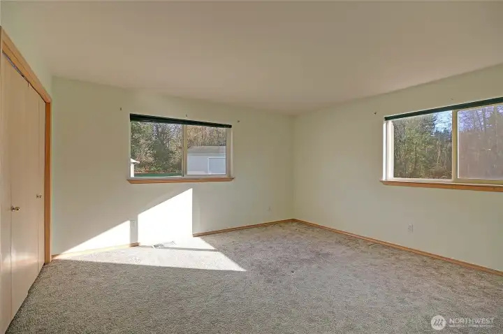 Large spacious guest bedroom