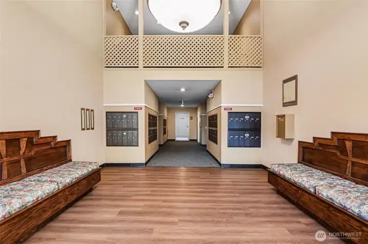Linden Condo - Lobby/Entry