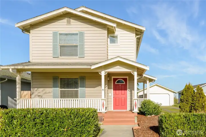 Covered Front Porch to sit and drink coffee while enjoying the gorgeous mountain views