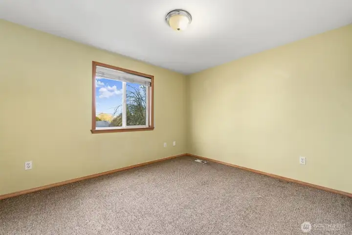 Bedroom 3 (2nd floor)