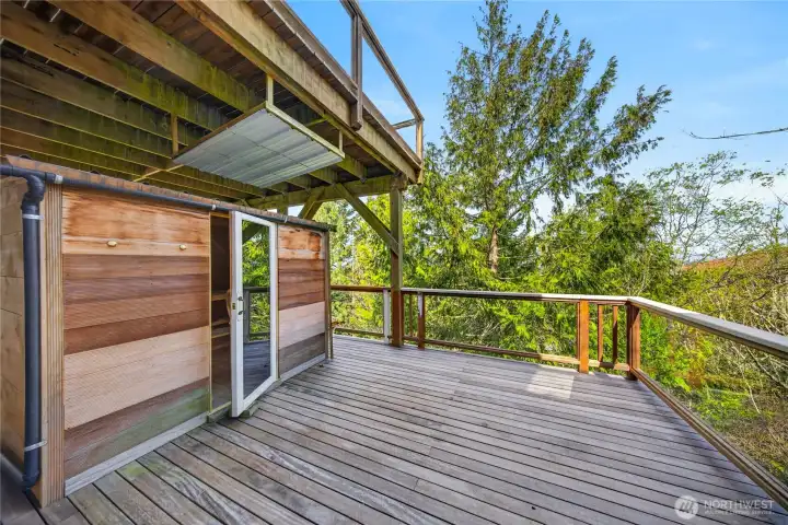 Sauan on lower deck.