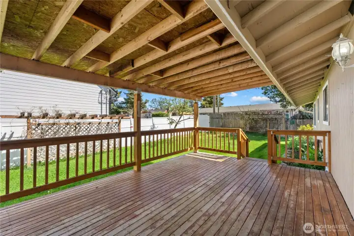 Large covered deck!