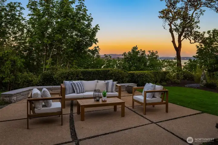 This view is exceptional and the property is private.  Something you just don't find in the city or in Laurelhust.