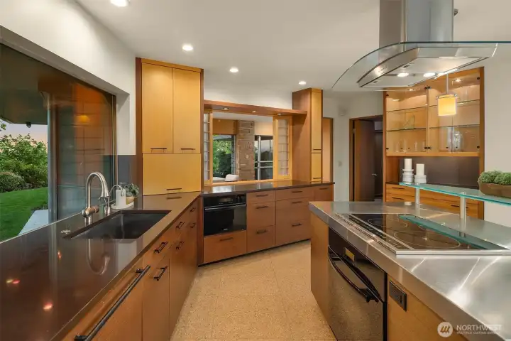 Miele appliances, a induction oven and a rare steam oven are just a few of the special features.