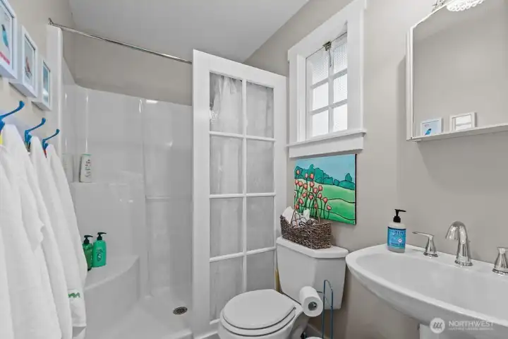 Guest Cottage Bathroom
