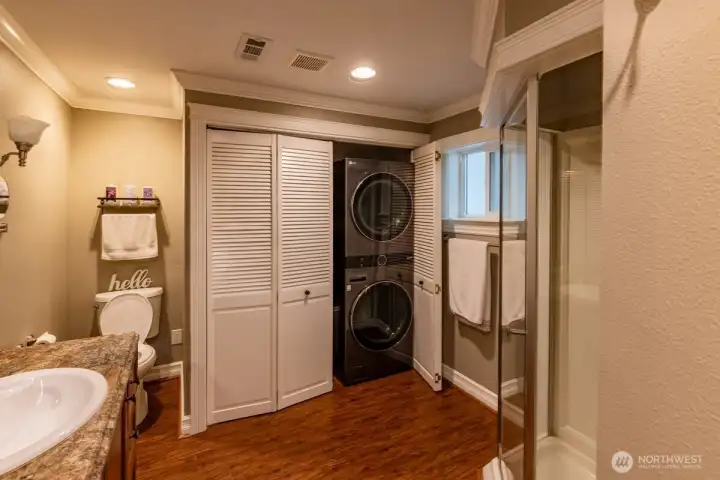 Bath with laundry hook up Bath with laundry hook up