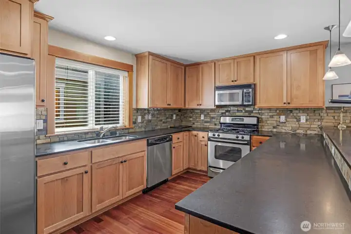 U-shaped kitchen complete with a kitchen window