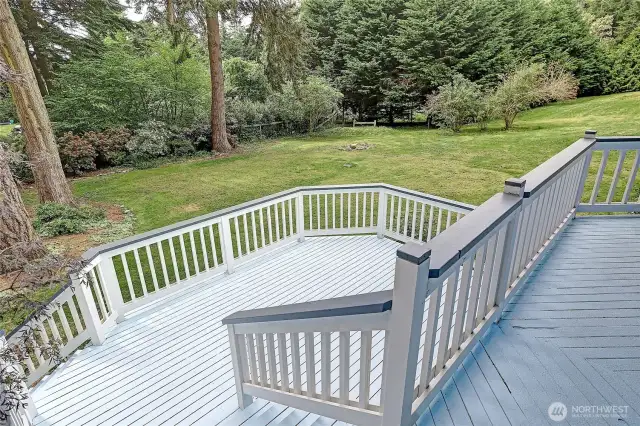 Hot Tub Ready or Your Dinners Outdoors~