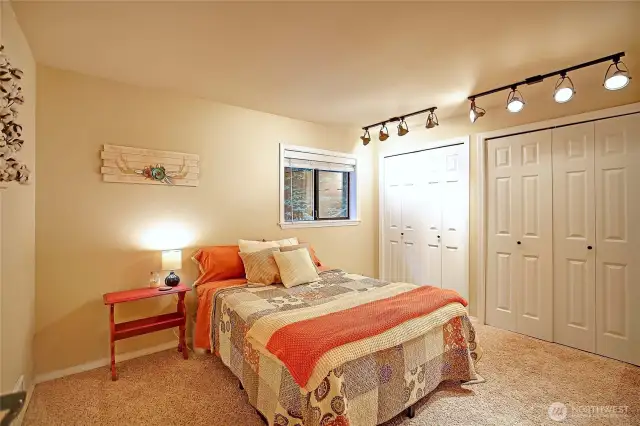 Guest Room is Spacious~