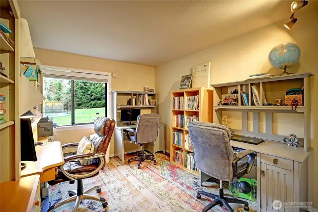 Bedroom/Office w/ High Speed Broadband~