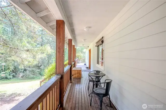 front long porch with pleanty of room to sit