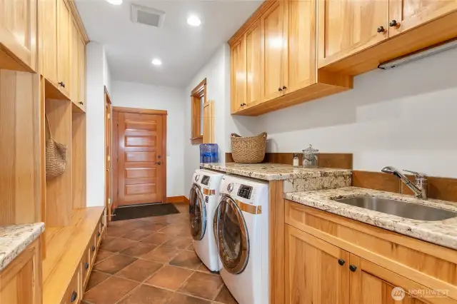 Main floor utility/mudroom