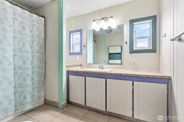 Full Bathroom