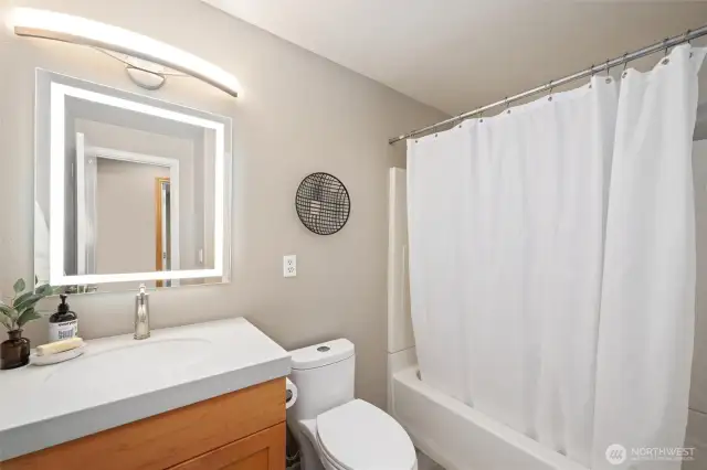 Main house guest full bathroom