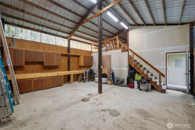 Large shop with loft.