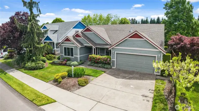 Fantastic Setting. Built in 2004 by Zetterberg, one of the area's premier homebuilders.