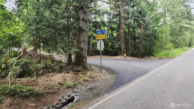 Private Lane to Property.