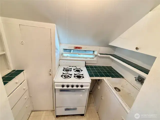 Unit Five Studio - Kitchen