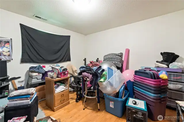 Bonus room/office