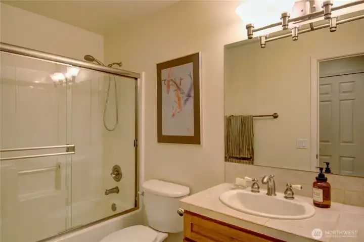 2nd Bathroom