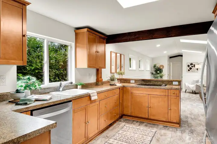 Kitchen facing dining rm