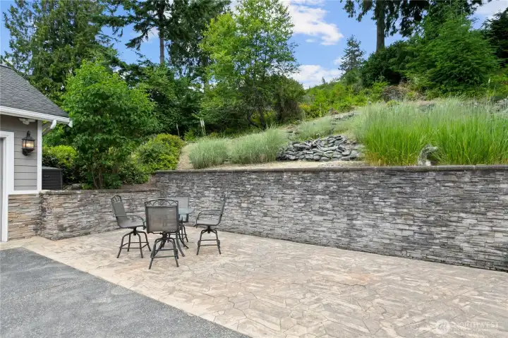 More parking or entertaining space!