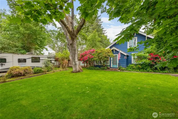 Welcome to 9302 Dekoven Dr SW, Lakewood! A private farmhouse rich with history rooted by the Mann family dating back to the early 1900s.