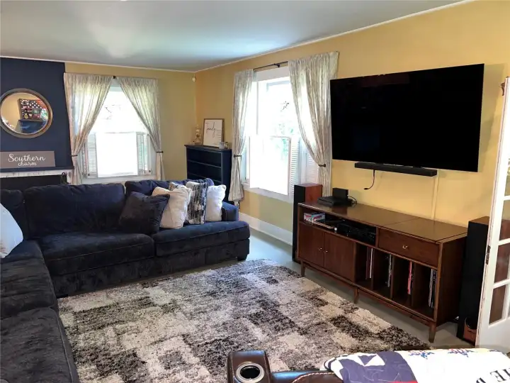 Always wanted a big couch to watch your favorite shows, sports and or play video games. You have plenty of space here!