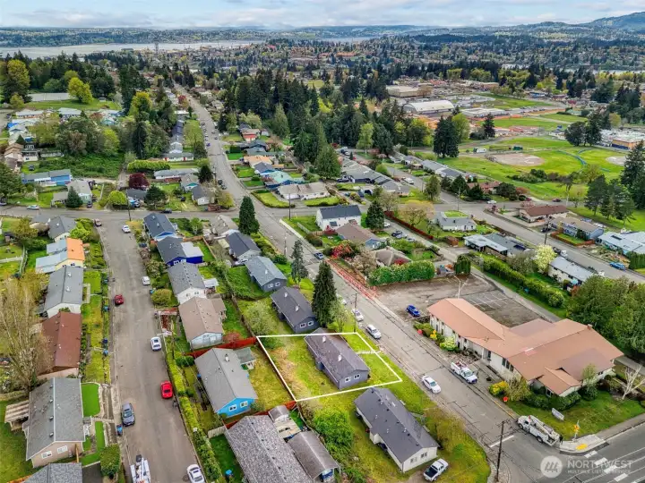 Lot lines are approximate.