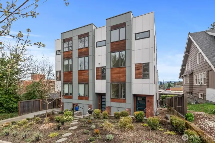 Far right end unit only shares one side with neighbors