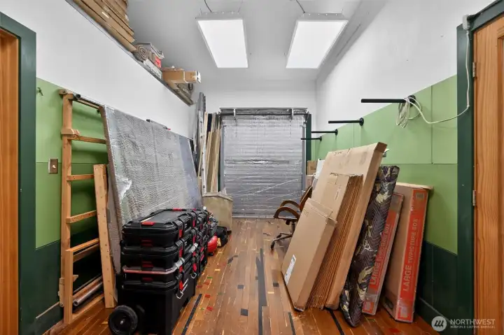Back park of shop with additional storage.