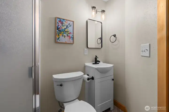 Lower level 3/4 bath