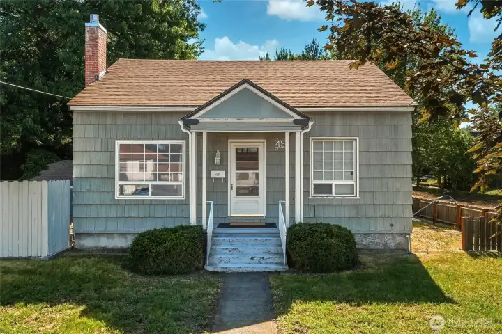 Welcome to 49 S Clinton St!