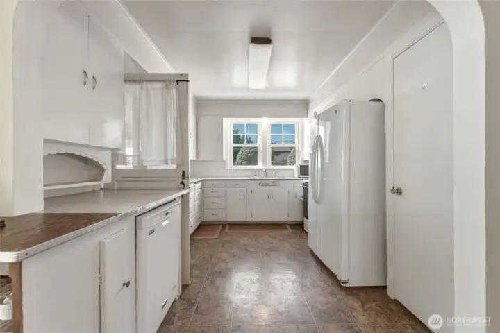 Kitchen - Main Floor