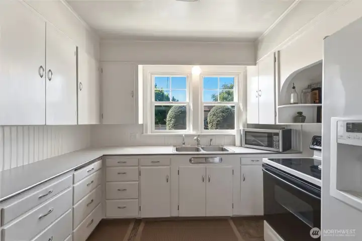 Kitchen - Main Floor
