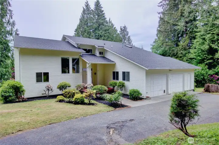 3025 sq ft on secluded 5 acres 3025 sq ft on secluded 5 acres