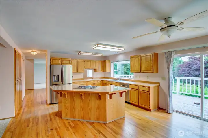 Notice the pantry doors to the left Notice the pantry doors to the left