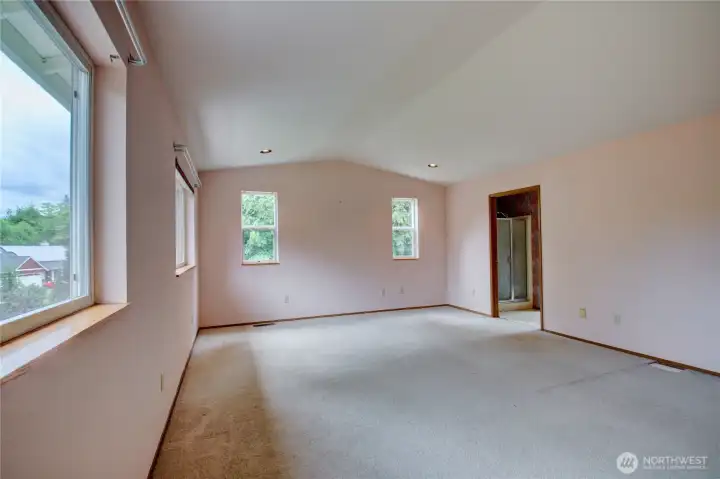 HUGE primary suite with 5 piece ensuite and walk-in closet HUGE primary suite with 5 piece ensuite and walk-in closet