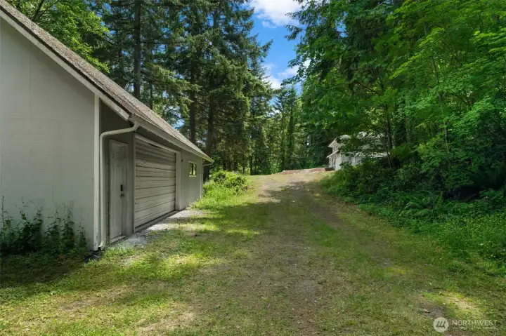 The shop sits on it's own 1-acre parcel with a separate electric meter The shop sits on it's own 1-acre parcel with a separate electric meter