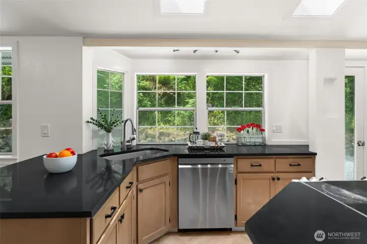 Gorgeous, high-end cabinetry with quartz countertops Gorgeous, high-end cabinetry with quartz countertops