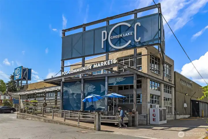 Everyday errands are effortless with PCC Community Markets, cafés, restaurants, and local shops all nearby—making car-free living a genuine possibility.
