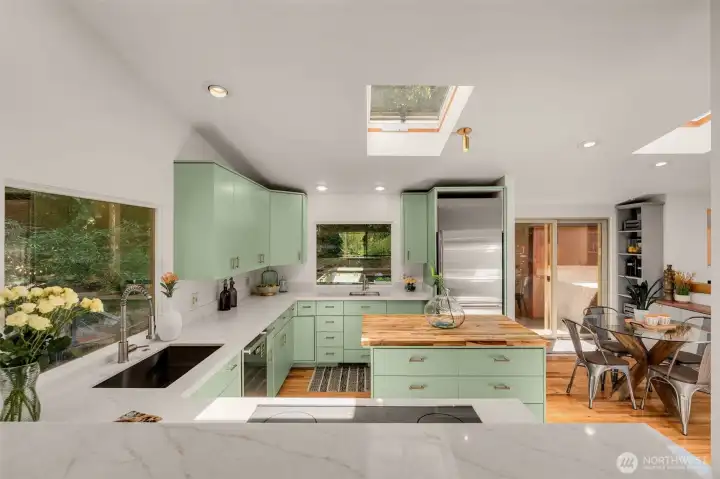 Dining space just off of the kitchen, not seen in pictures, custom built buffet & bookshelf Dining space just off of the kitchen, not seen in pictures, custom built buffet & bookshelf