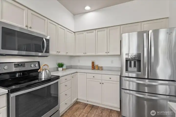 Kitchen with good storage and functional workspace Kitchen with good storage and functional workspace