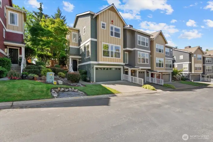Meadowview Village setting close to Redmond amenities Meadowview Village setting close to Redmond amenities