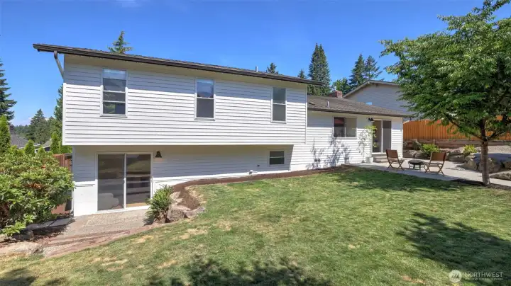 Spacious backyard—perfect for entertaining, relaxing or playing!